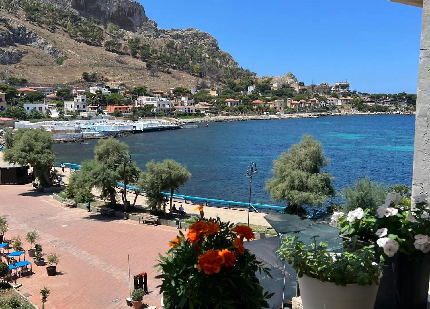 La Piazzetta A Mare Holiday House Sferracavallo