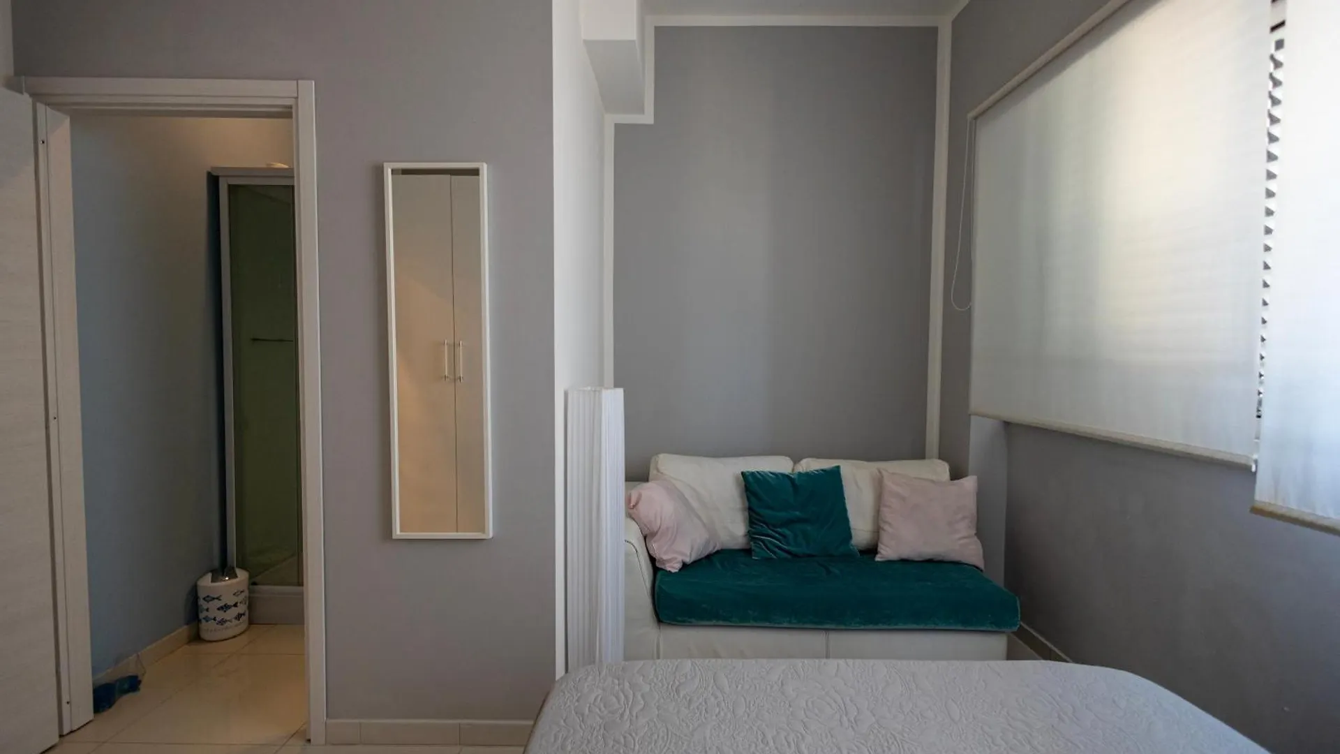 La Piazzetta A Mare Holiday House Sferracavallo Guest house