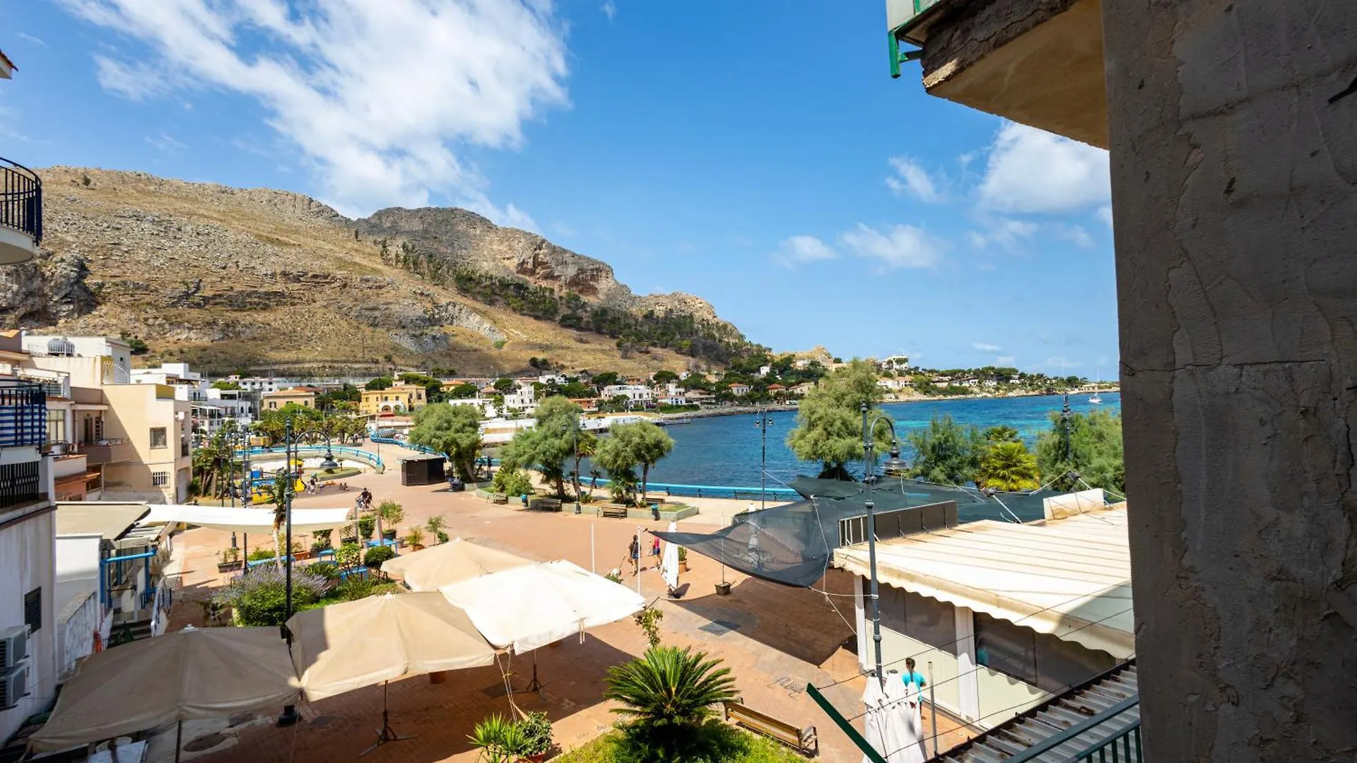 La Piazzetta A Mare Holiday House Sferracavallo Italy
