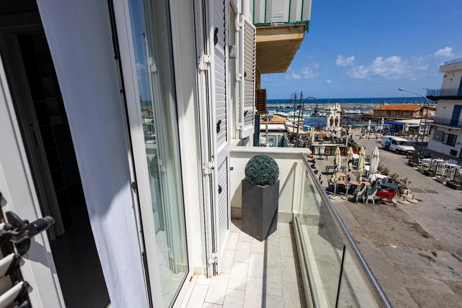 La Piazzetta A Mare Holiday House Sferracavallo